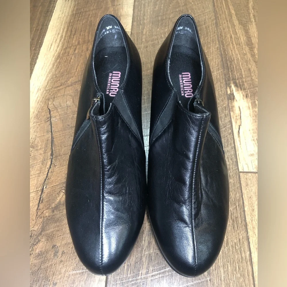 Munro Black Leather Loafer Pump Size 10.5 WW